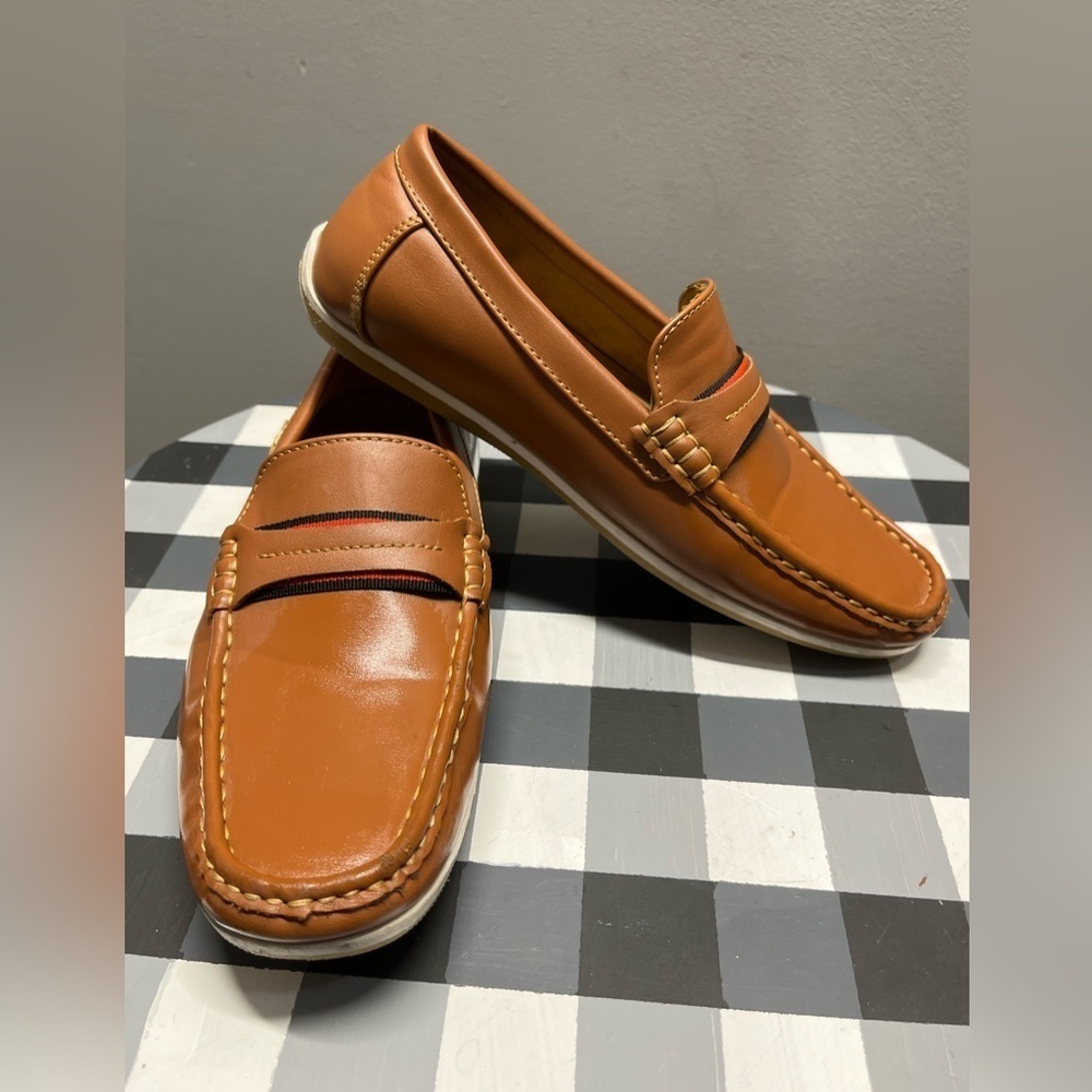 Classic Men's Tan Leather Slip-On Loafers